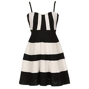 New Love Point Black + White Colorblock Embroidered Skater Dress M size 6
